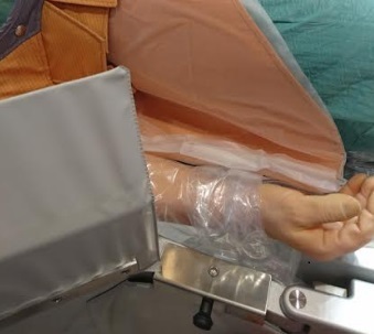 Mavig's flexible lead strips for clear screens at CIRSE 2016